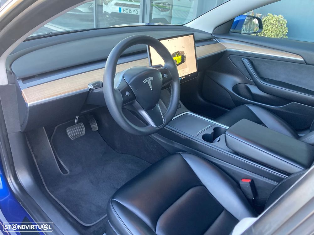 Tesla Model 3 RWD - 12
