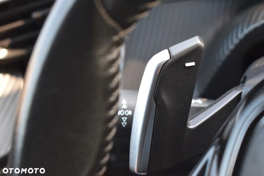 Peugeot 2008 1.5 BlueHDi Allure S&S EAT8 - 22