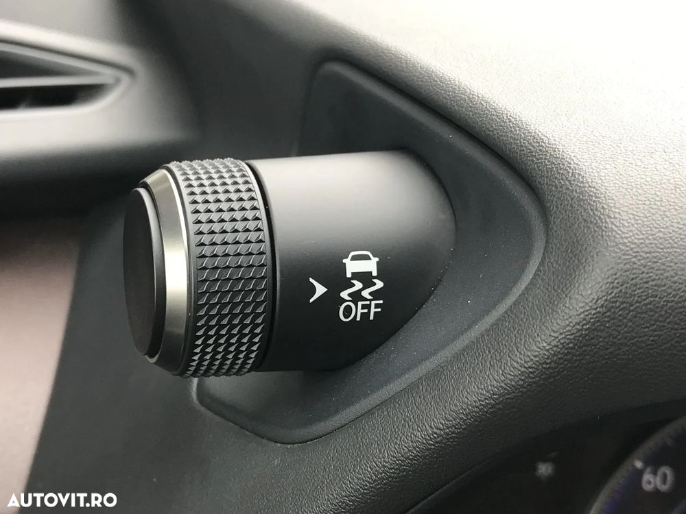 Lexus UX 250h E-FOUR Luxury ML - 25