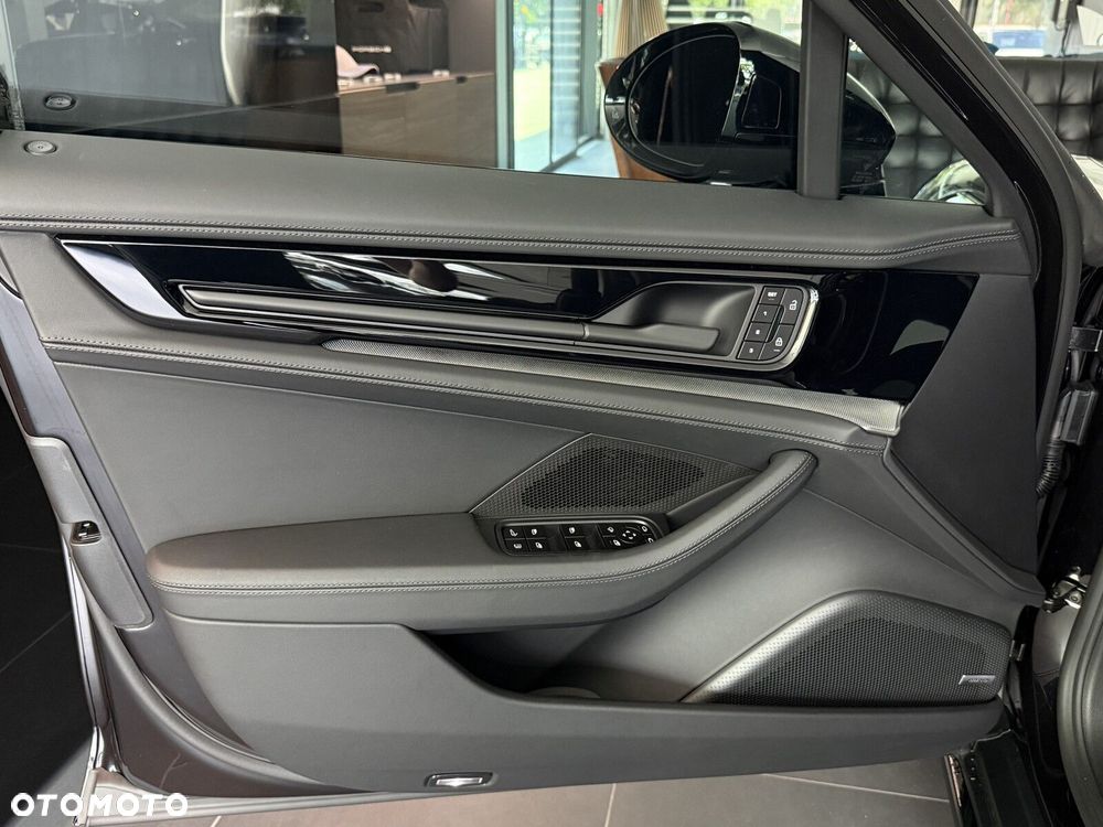 Porsche Panamera - 16
