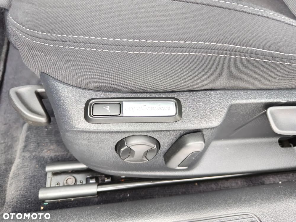 Volkswagen Passat 2.0 TDI SCR DSG Comfortline - 19