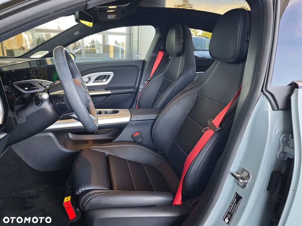 Mercedes-Benz CLA - 9