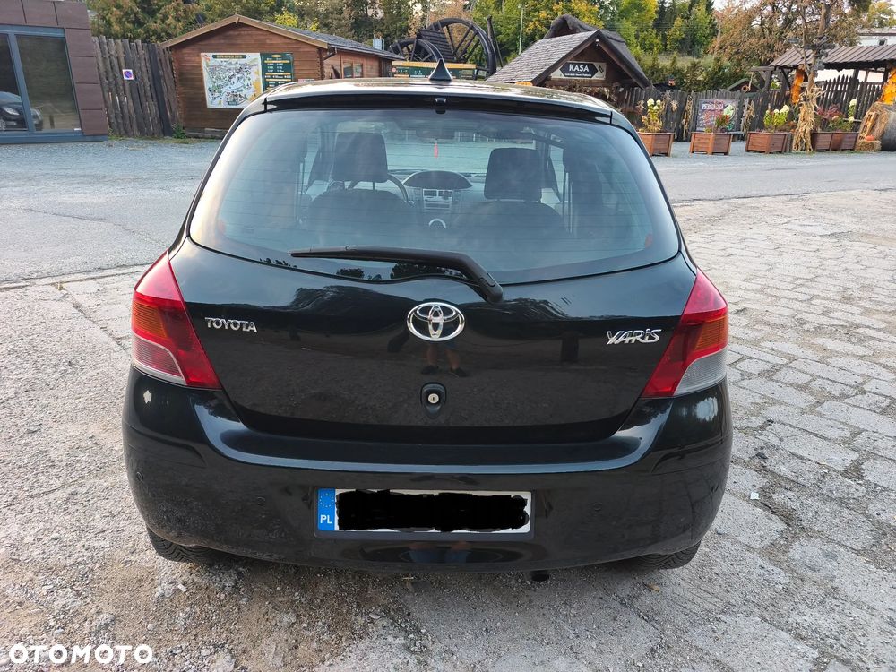 Toyota Yaris - 4