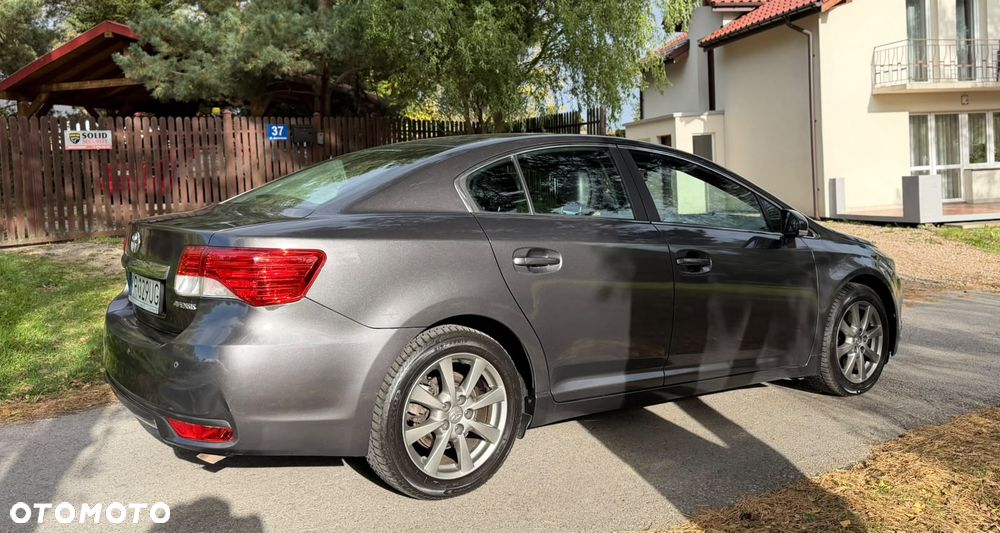Toyota Avensis 2.2 D-4D Premium - 7