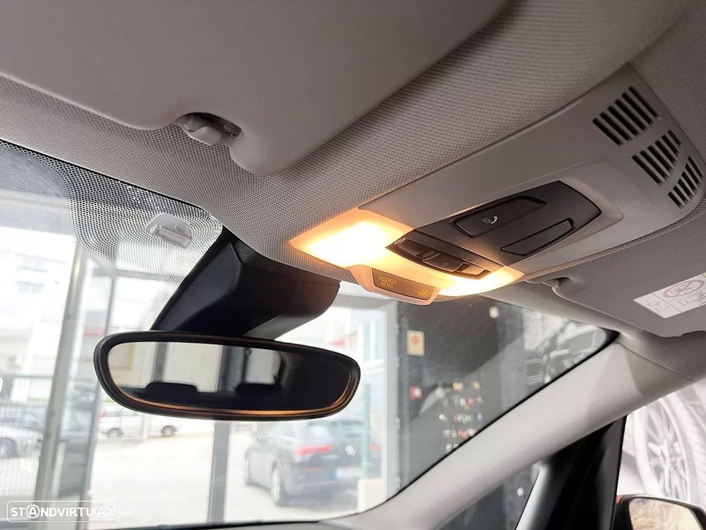 BMW 225xe Active Tourer Advantage - 21