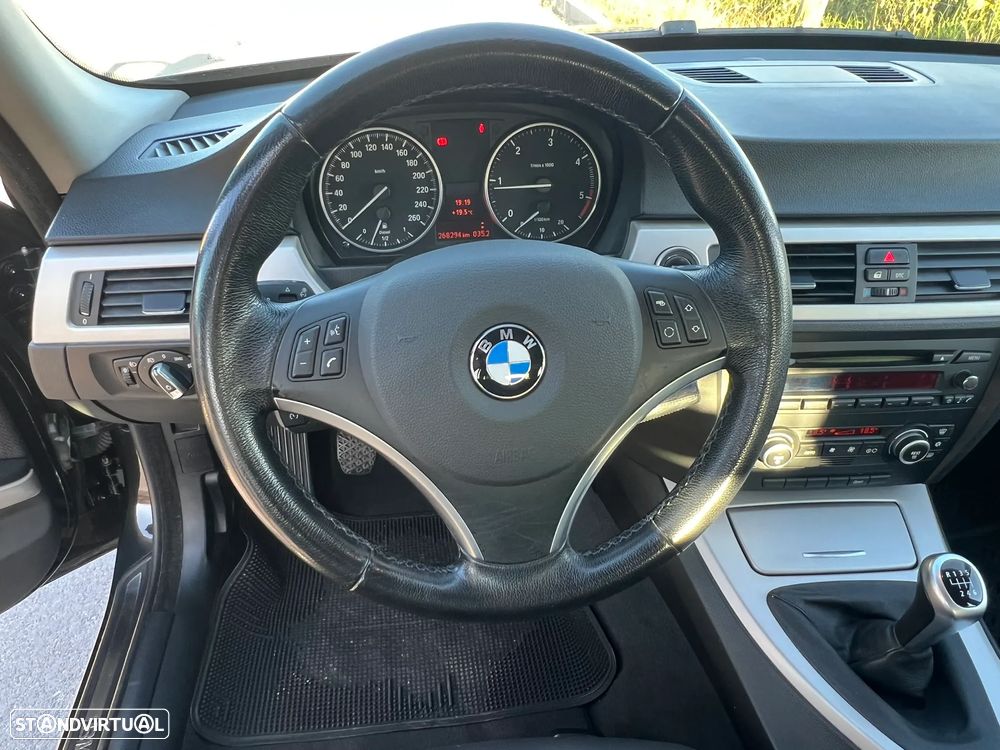 BMW 320 d Dynamic - 5