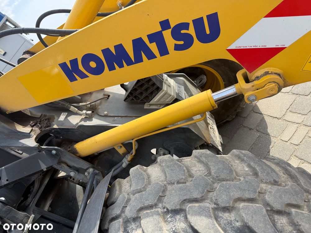 Komatsu WA80M-8EO - 8
