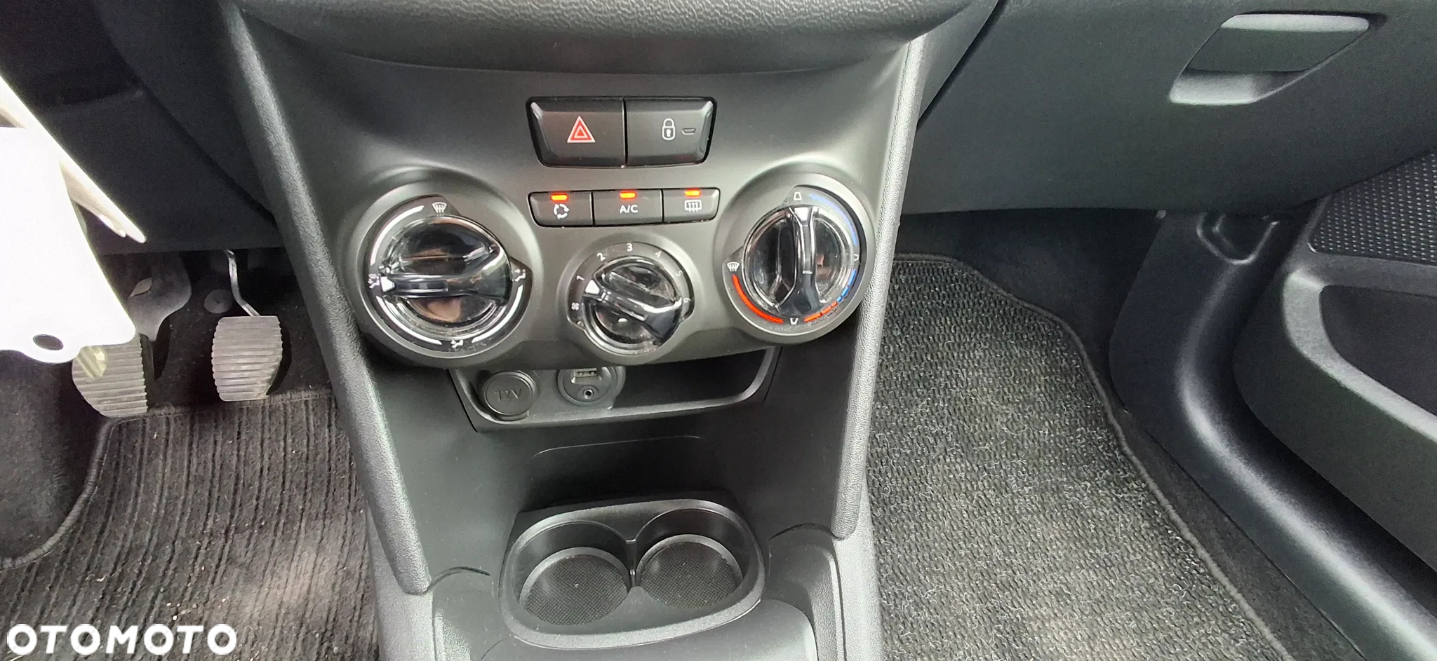 Peugeot 208 1.2 PureTech GPF Allure S&S - 9