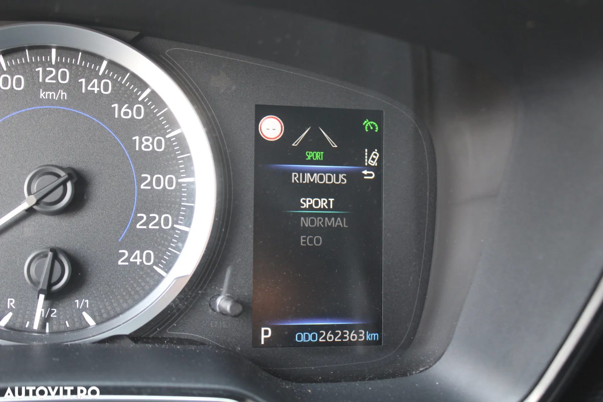 Toyota Corolla 1.8 HSD Active - 16