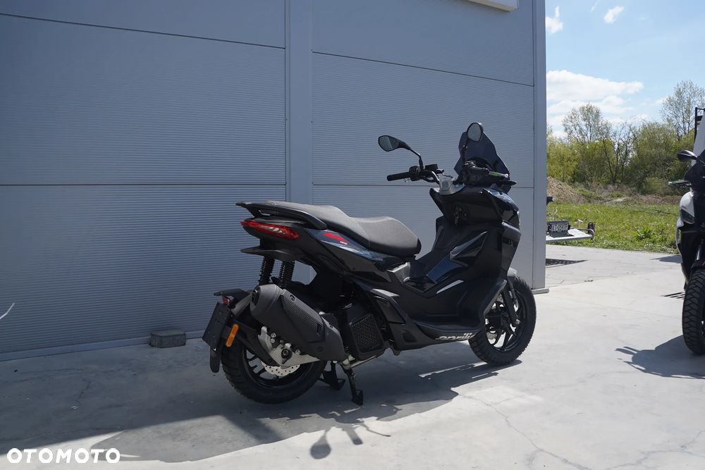 Aprilia SR - 16
