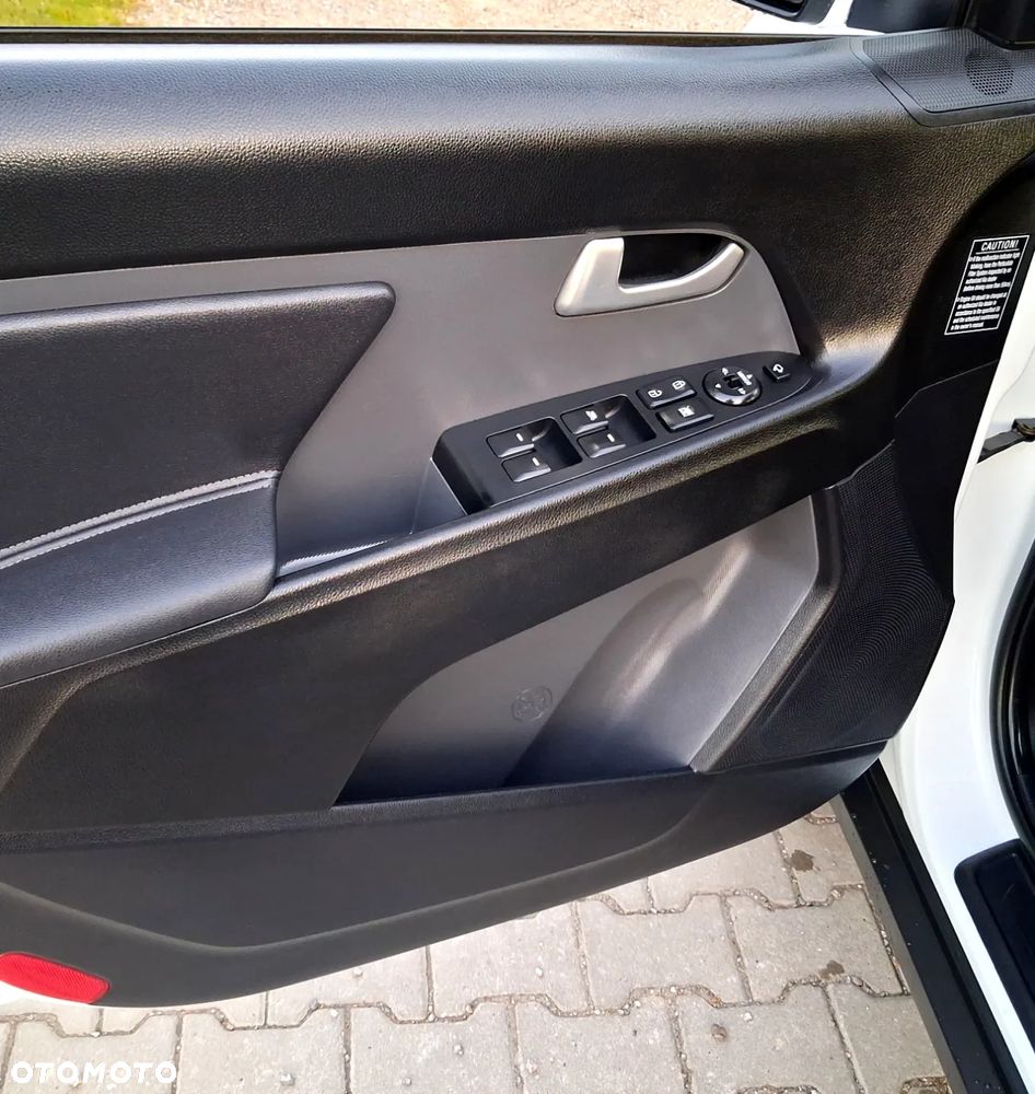 Kia Sportage 2.0 CRDI 4WD Automatik Dream-Team Edition - 29