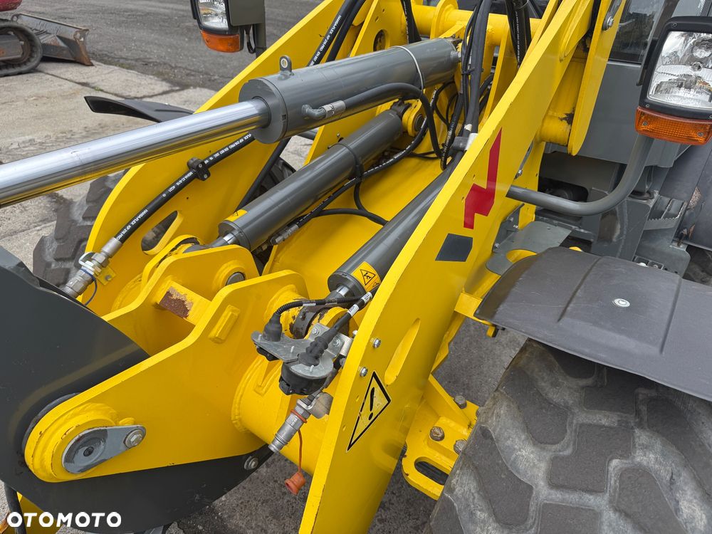 Wacker Neuson Ładowarka WL52 - 11