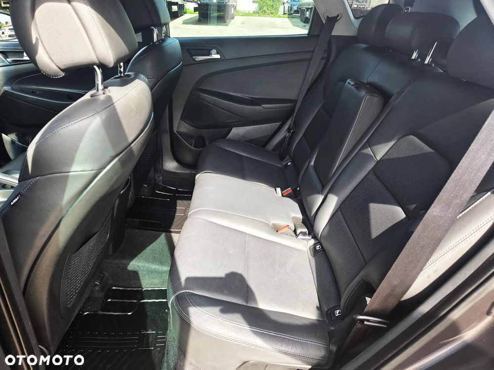 Hyundai Tucson 1.6 GDI BlueDrive Style 2WD - 37