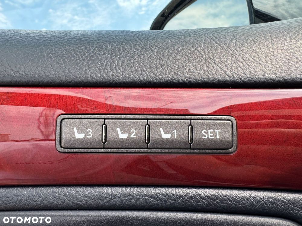 Lexus LS - 18