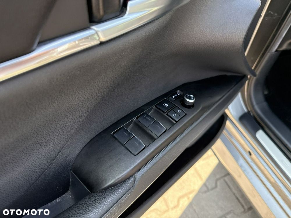 Toyota Camry 2.5 Hybrid Executive CVT - 12