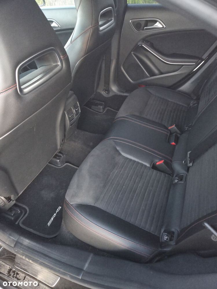 Mercedes-Benz CLA 200 7G-DCT AMG Line - 8