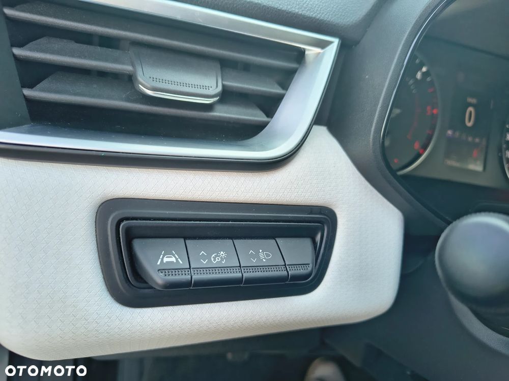 Renault Clio BLUE dCi 100 EVOLUTION - 17