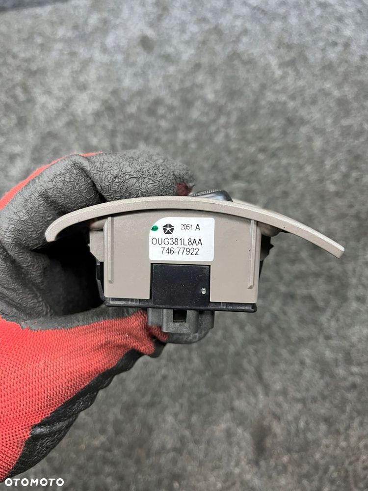 Panel przełącznik szyb chrysler pt cruiser 74677922 - 3