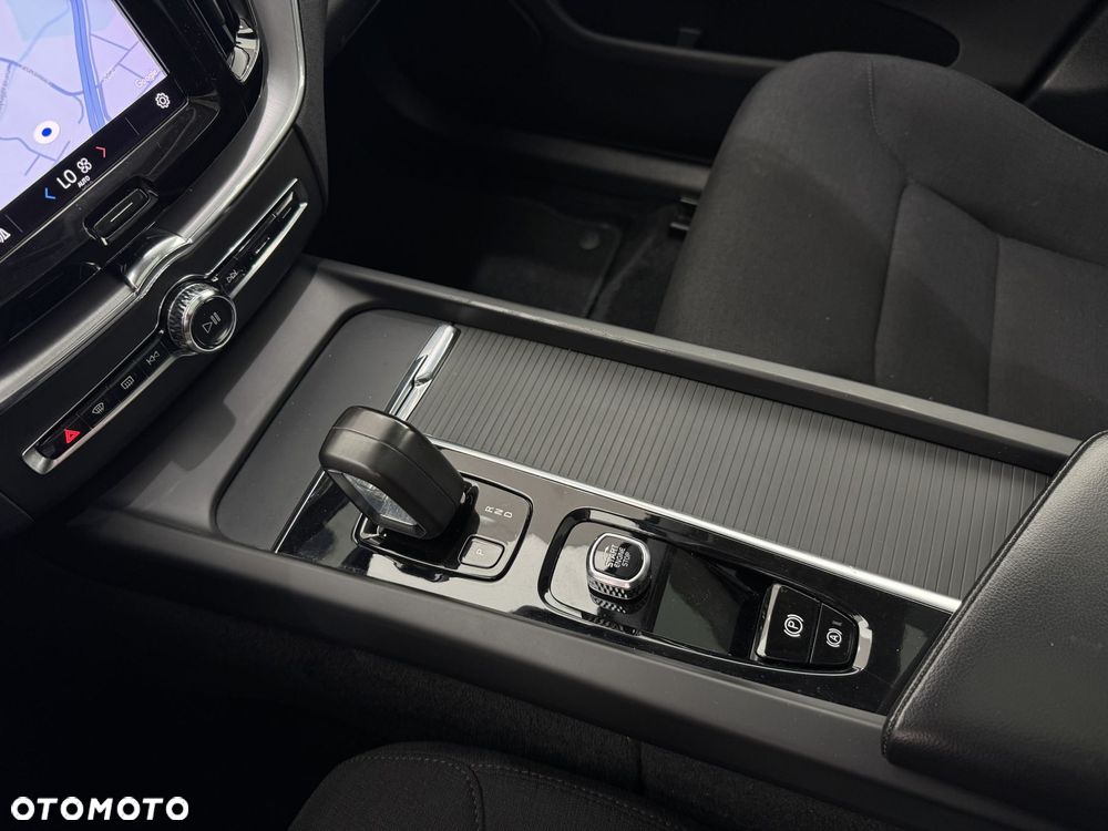 Volvo XC 60 T6 Plug-In Hybrid AWD Inscription - 26