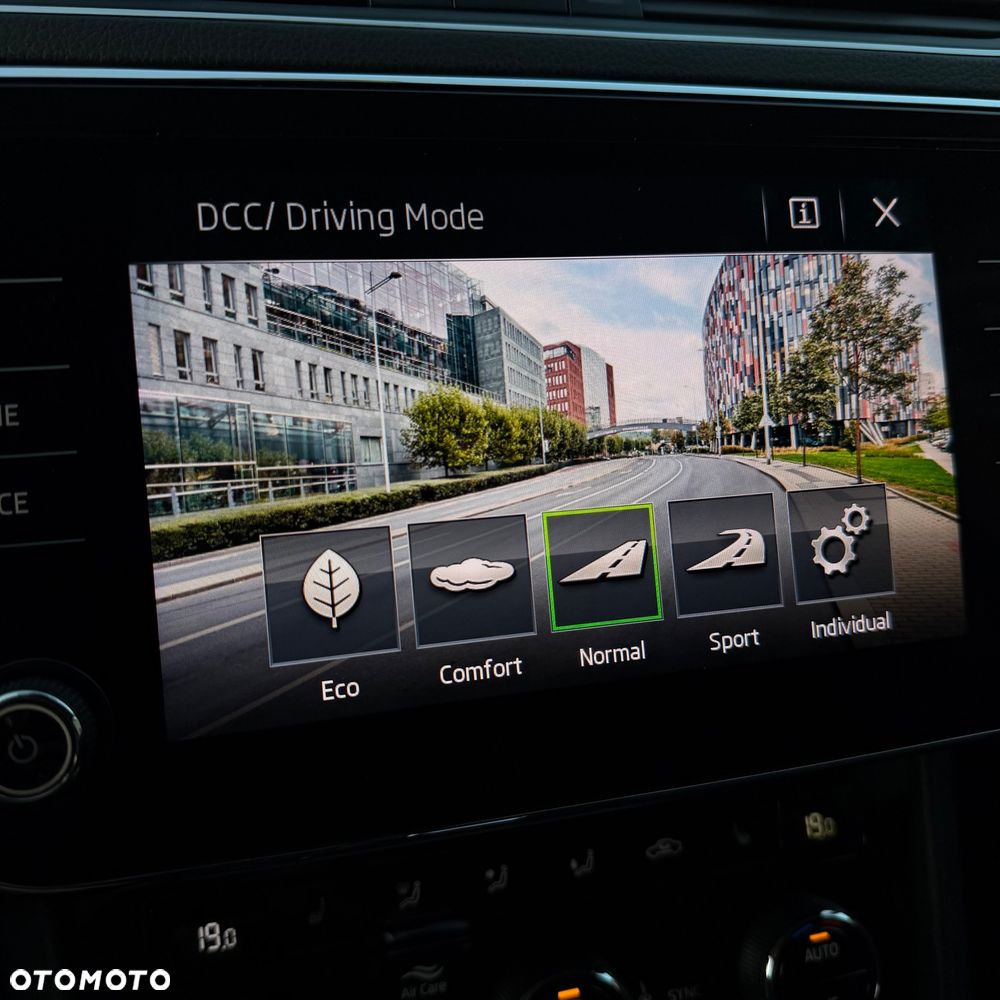 Skoda Superb 2.0 TSI Style DSG - 11