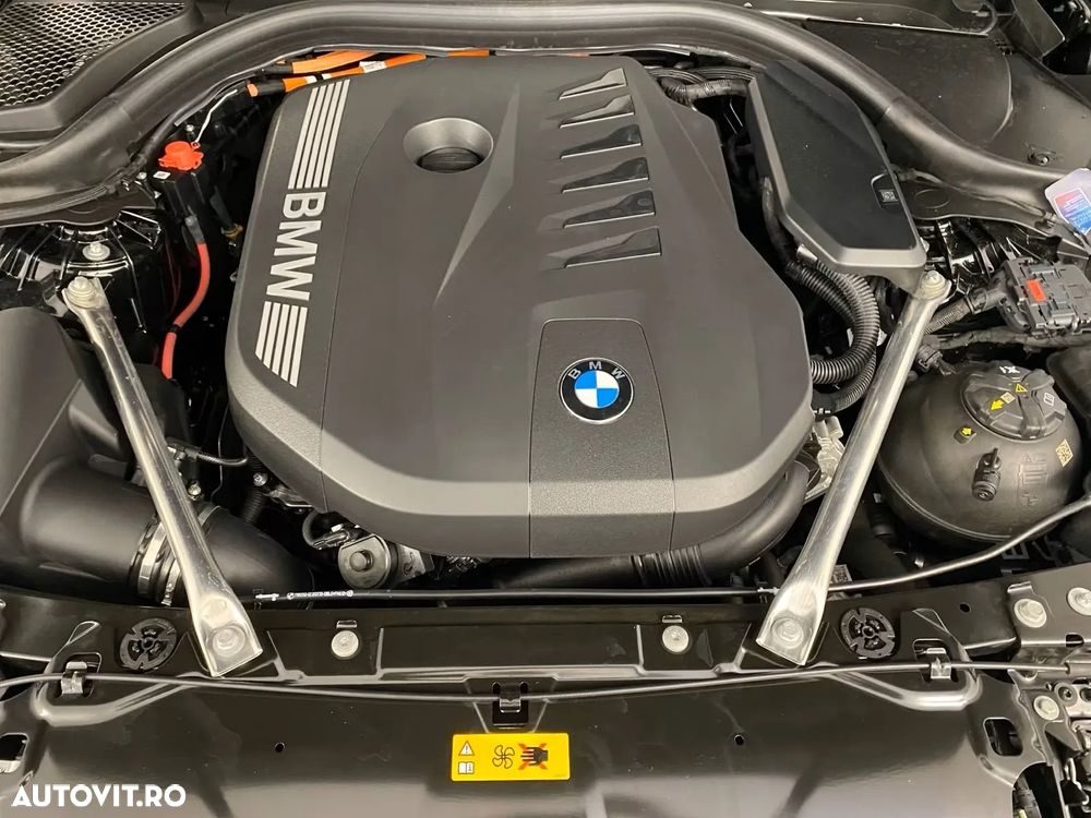 BMW Seria 5 550e xDrive Aut. - 12