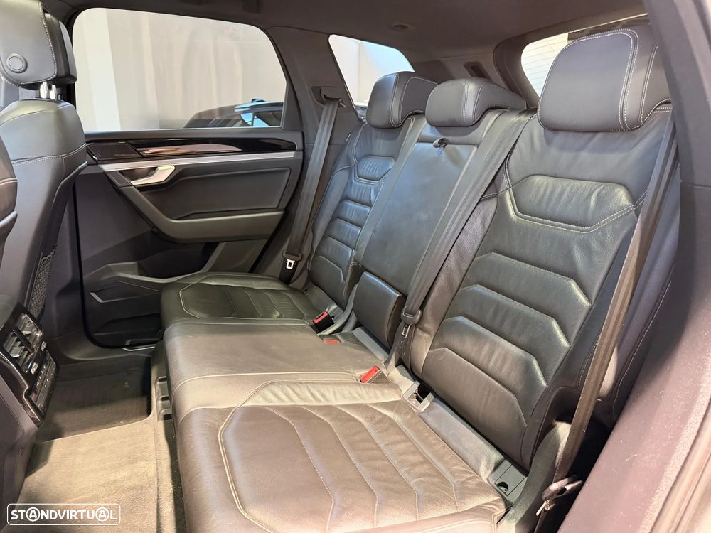 VW Touareg 3.0 TDI V6 R-Line - 15