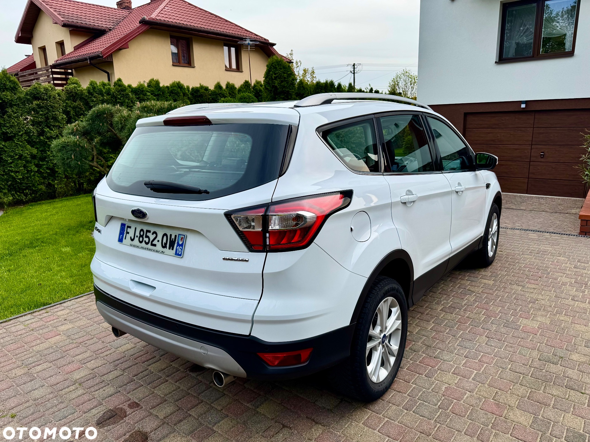 Ford Kuga 1.5 EcoBoost 2x4 Individual - 9