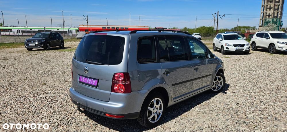 Volkswagen Touran - 2