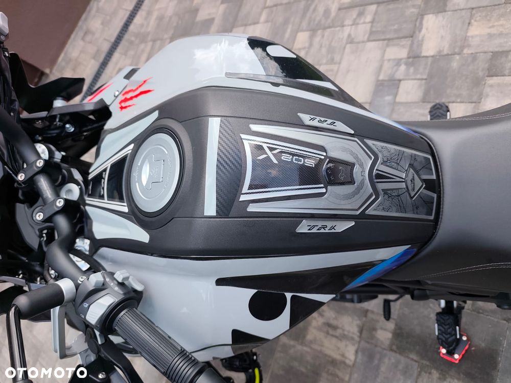Benelli TRK 502X - 14