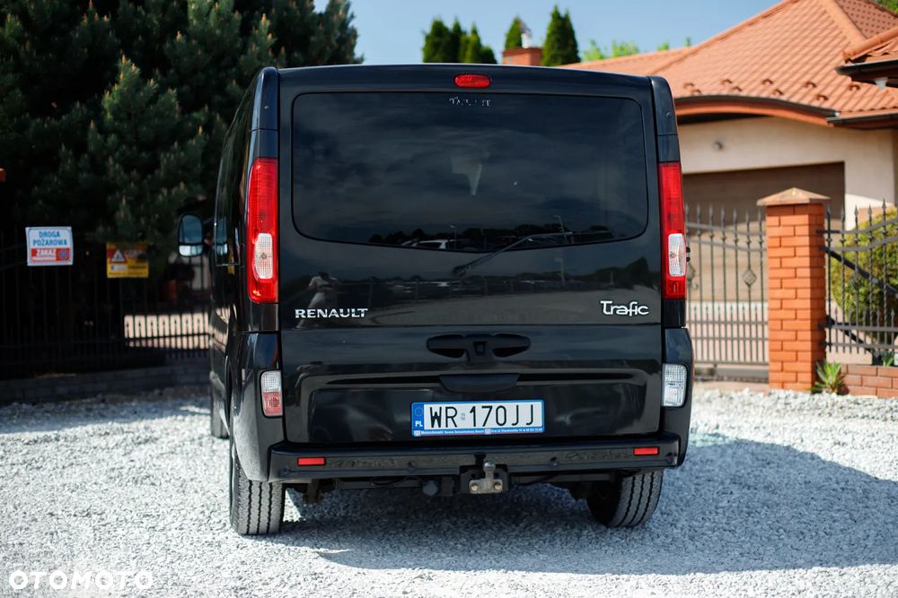 Renault Trafic Grand Passenger Black Edition - 11