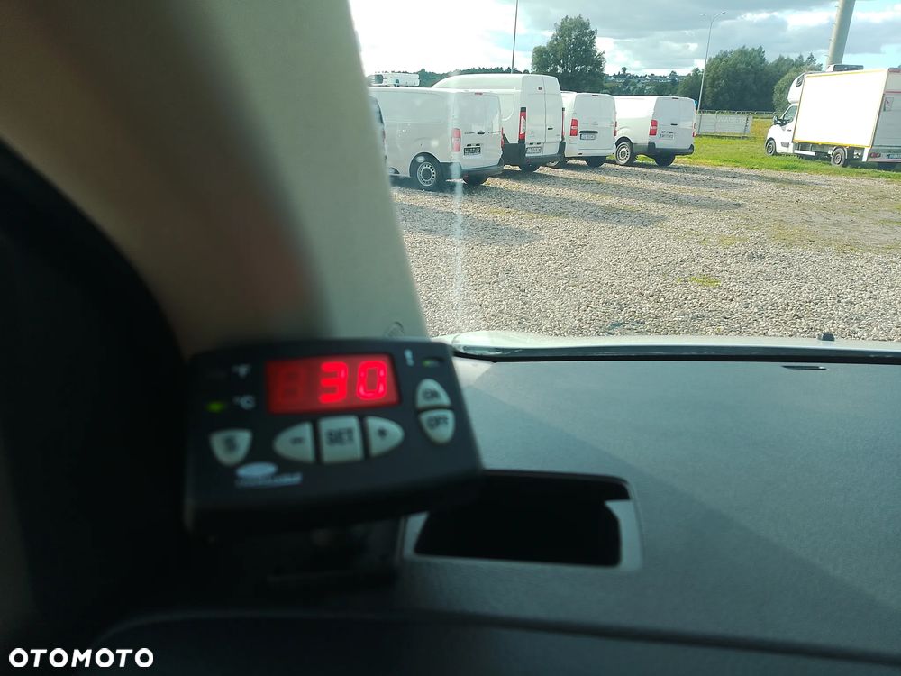 Toyota Proace Scudo Expert Vivaro Jumpy L2 L3 Long Maxi Automat Izoterma Chłodnia Mroźnia minus 20st 220V na stoku 3os 3 Eupal finansowanie gwarancja - 35