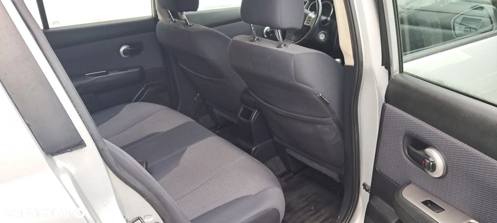 Nissan Tiida 1.8 acenta - 11