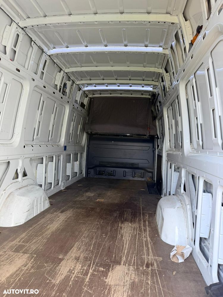 Mercedes-Benz Sprinter - 17
