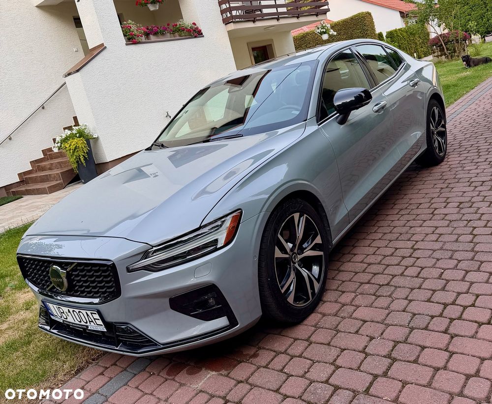 Volvo S60 B5 B AWD Plus Dark - 3