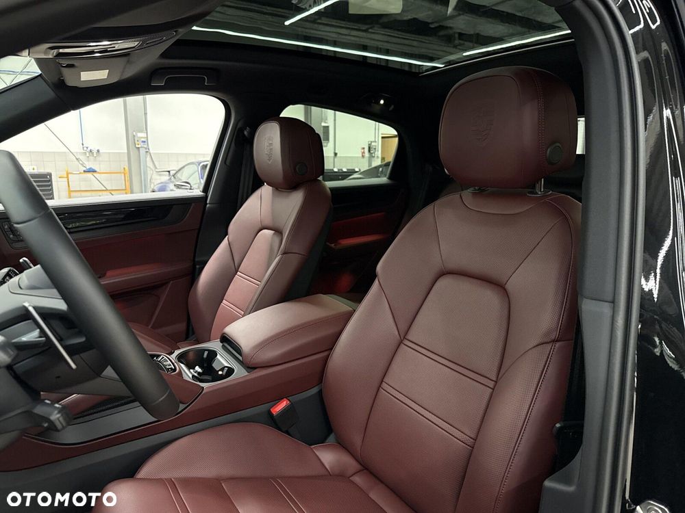 Porsche Cayenne - 16