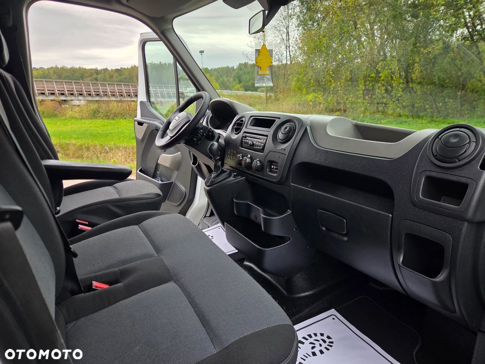 Nissan NV400 - 14