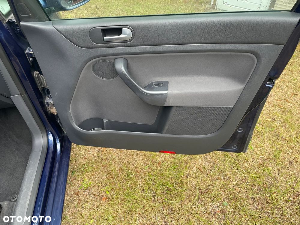 Volkswagen Golf Plus - 17