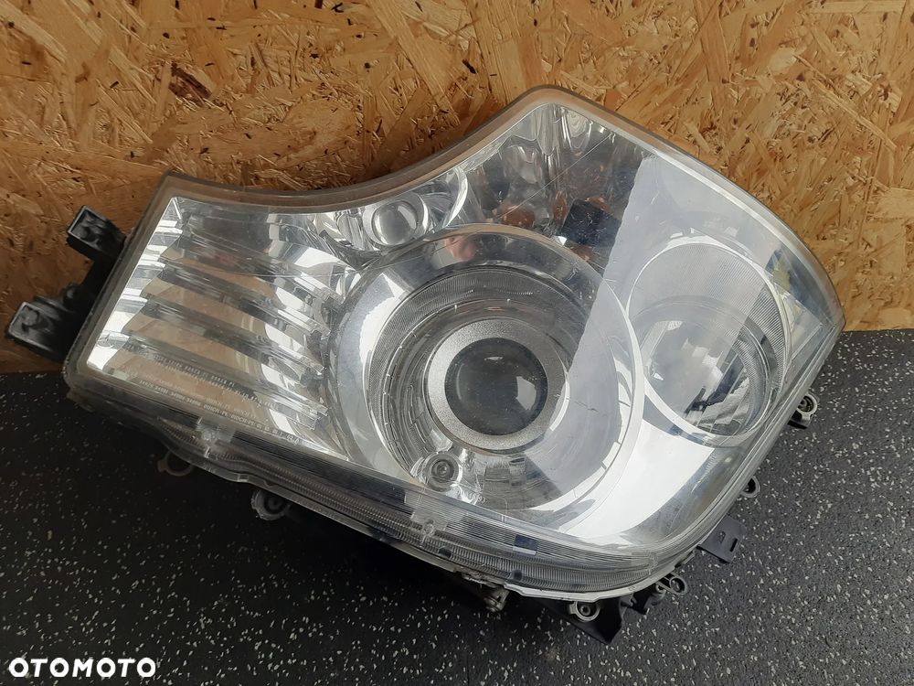 # MERCEDES ACTROS MP4 EURO 6 LAMPA REFLEKTOR LEWA PRZEDNIA XENON 9608200639 - 1