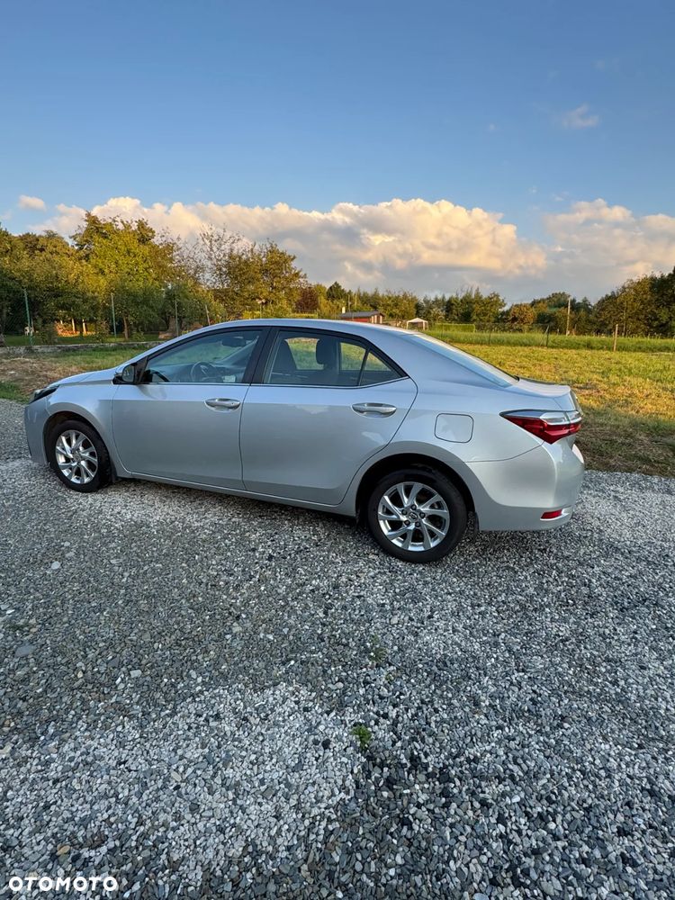 Toyota Corolla - 2