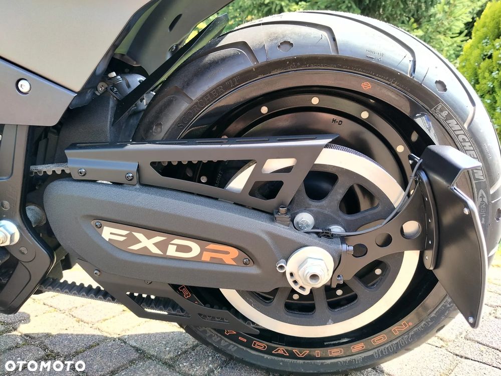 Harley-Davidson Softail FXDR - 20