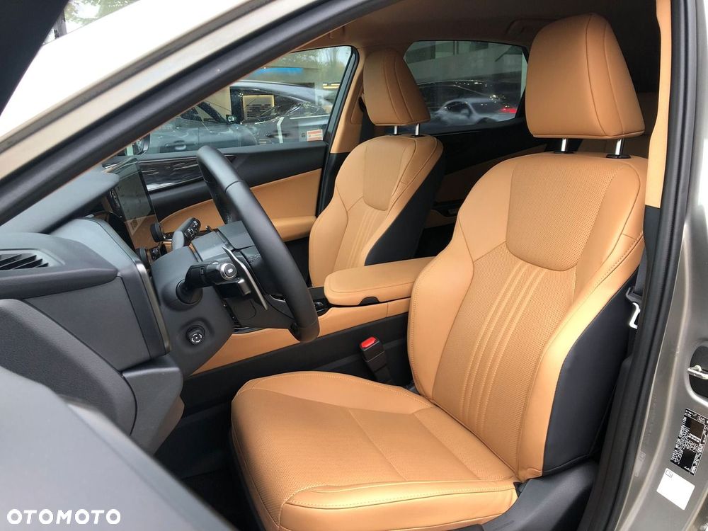 Lexus NX - 7