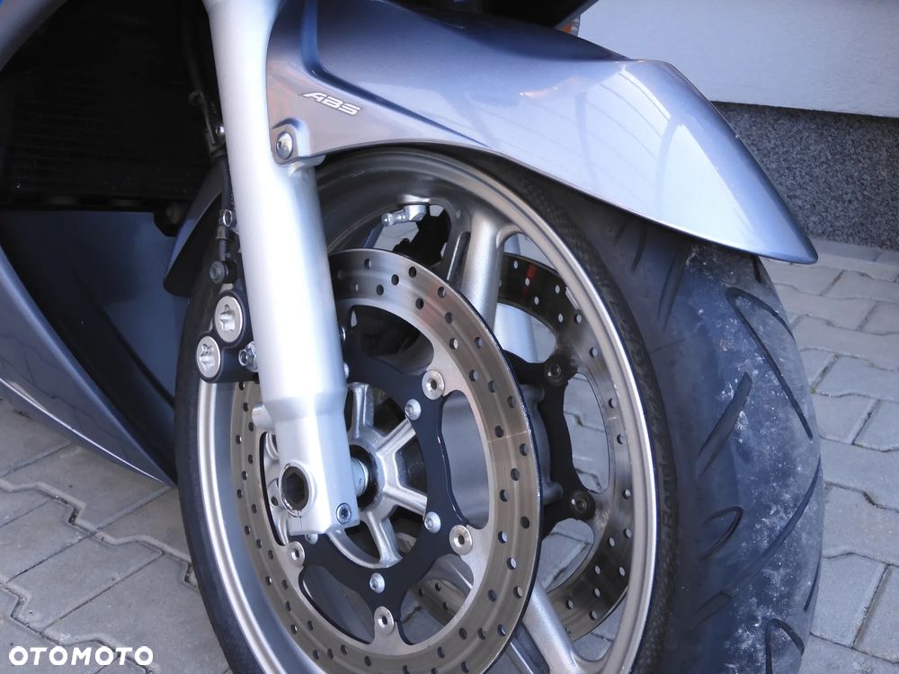 Yamaha FJR - 16