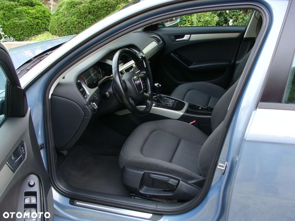 Audi A4 Limousine - 15