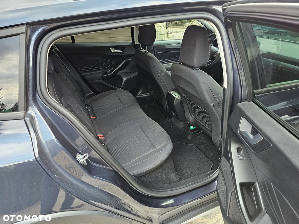 Ford Focus SW - 21