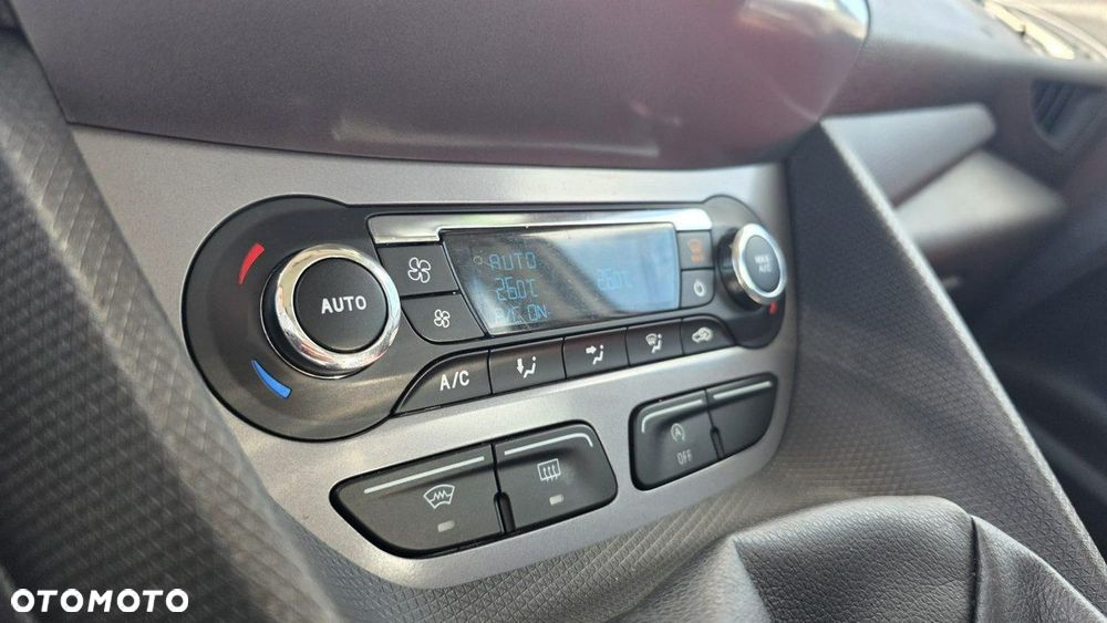 Ford Transit Connect - 19