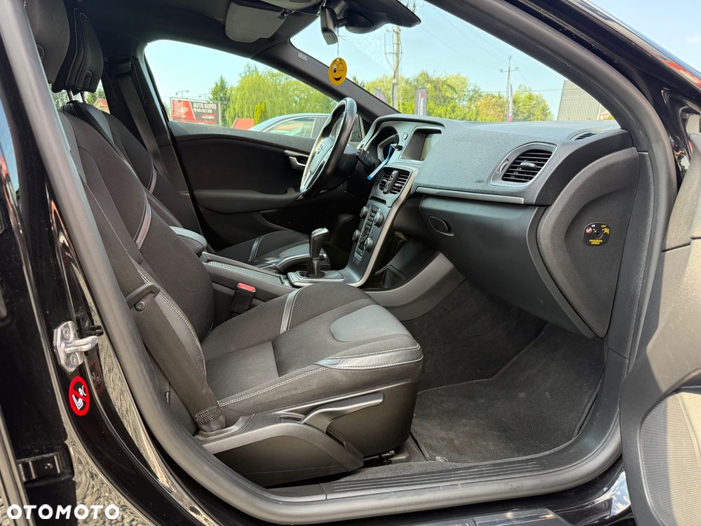 Volvo V40 D3 Momentum - 32