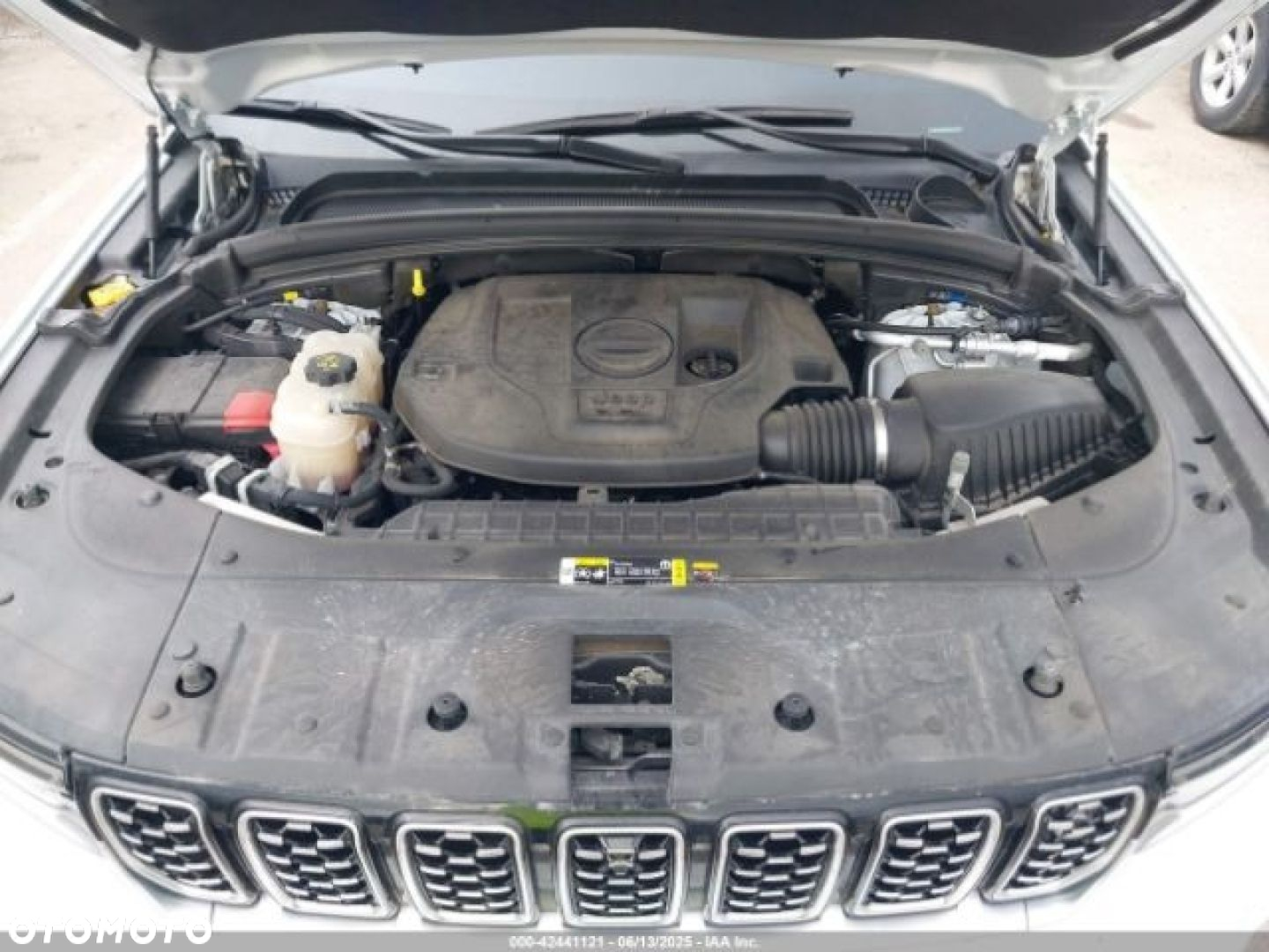 Jeep Grand Cherokee - 12