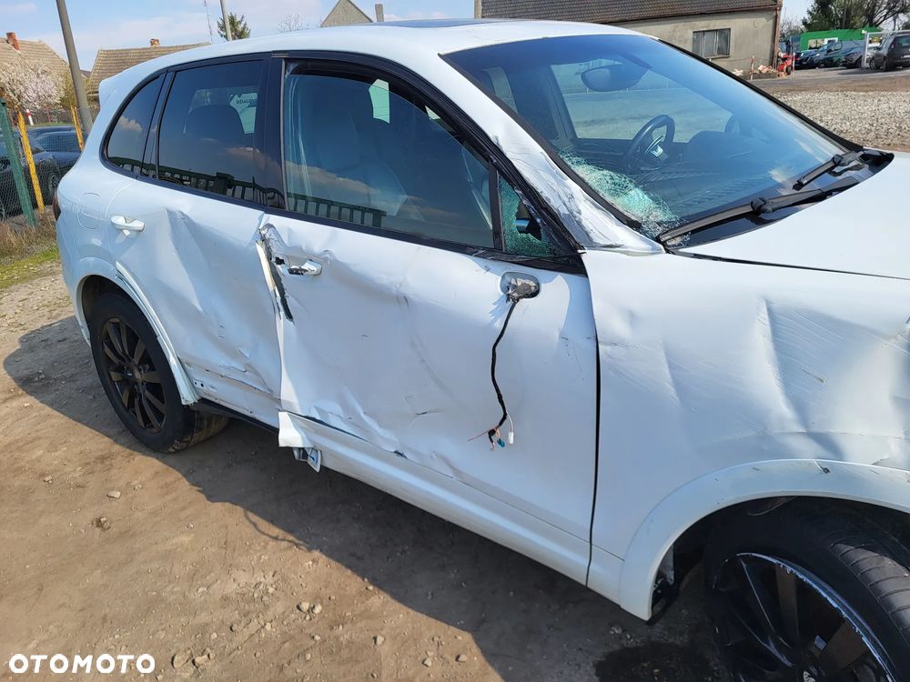 Porsche Cayenne Platinum Edition - 26