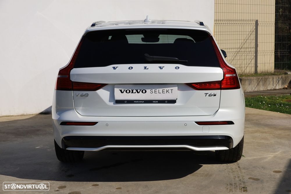 Volvo V60 2.0 T6 AWD TE Plus Dark - 4