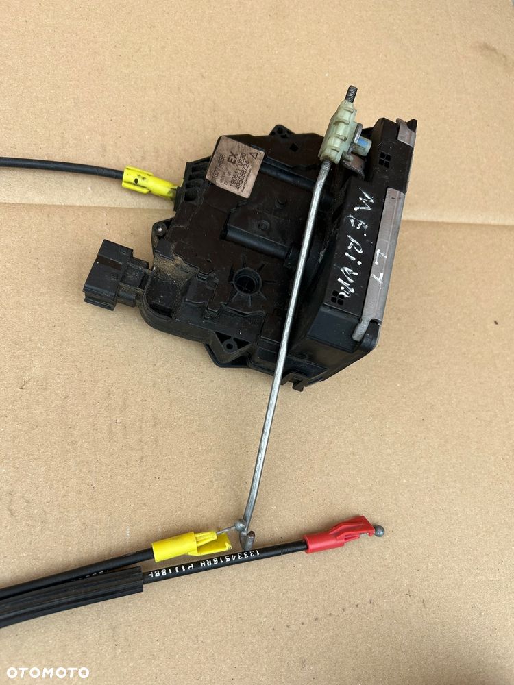 Opel meriva B zamek drzwi lewy tył  13279837 - 6